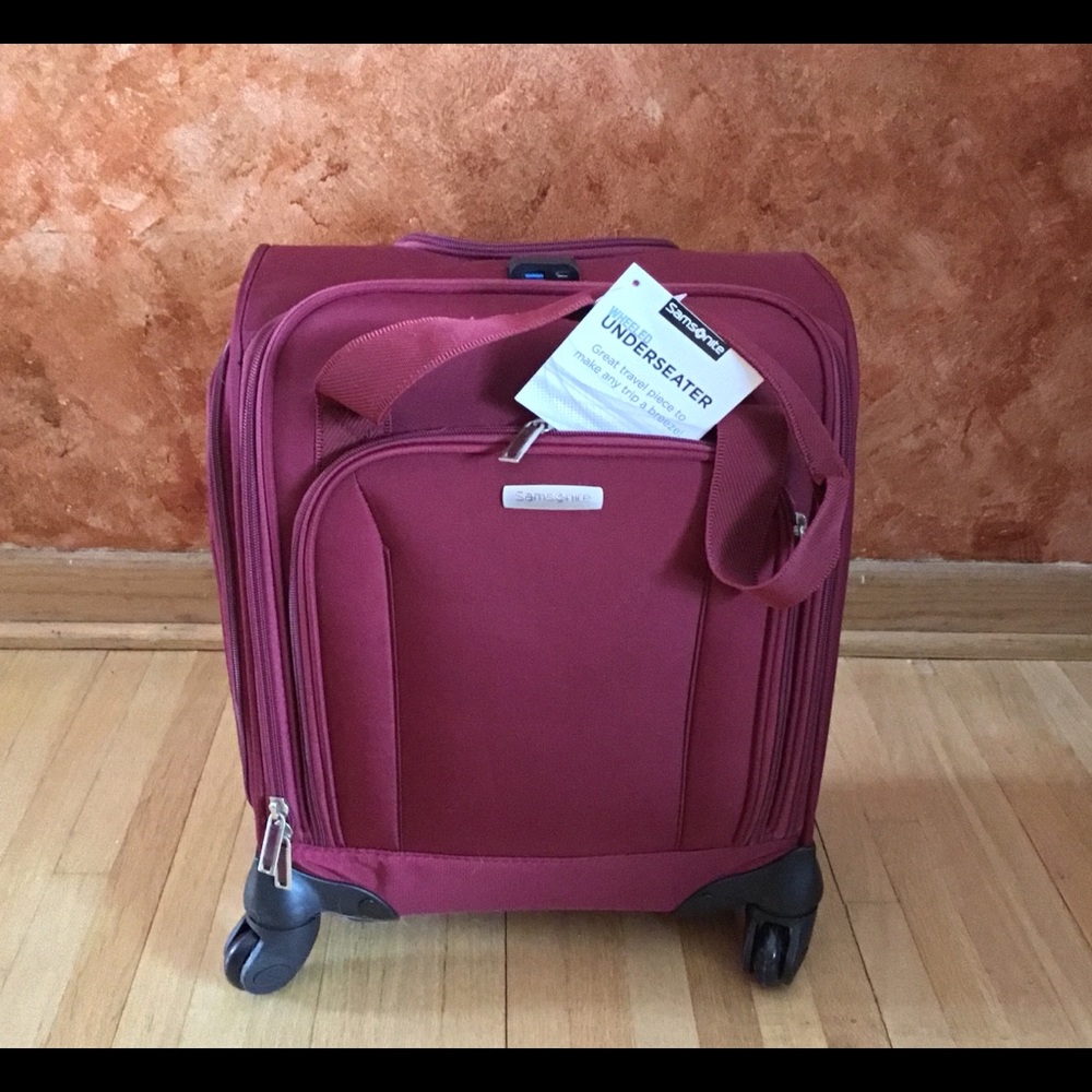 Samsonite Wheeled Carryon w Charging Capability